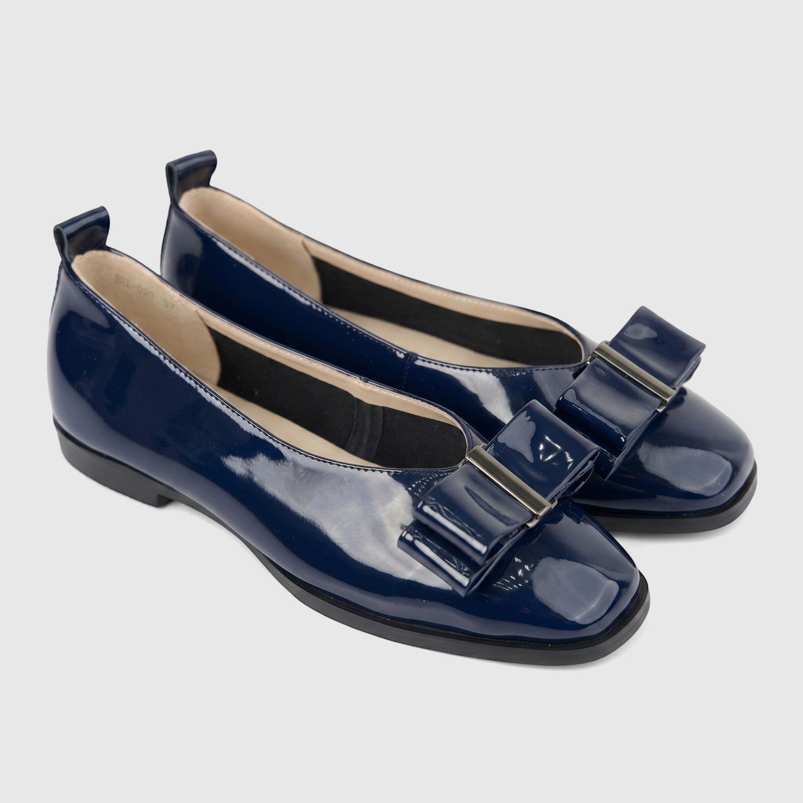 Morbido Ladies Leather Pump BIL-020 in dark blue patent leather with a prominent bow detail, shown from an angled view.