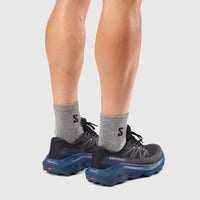 Salomon Men's Sneaker Ultra Flow 2 492216 in black with blue Alloy sole, rear view on feet