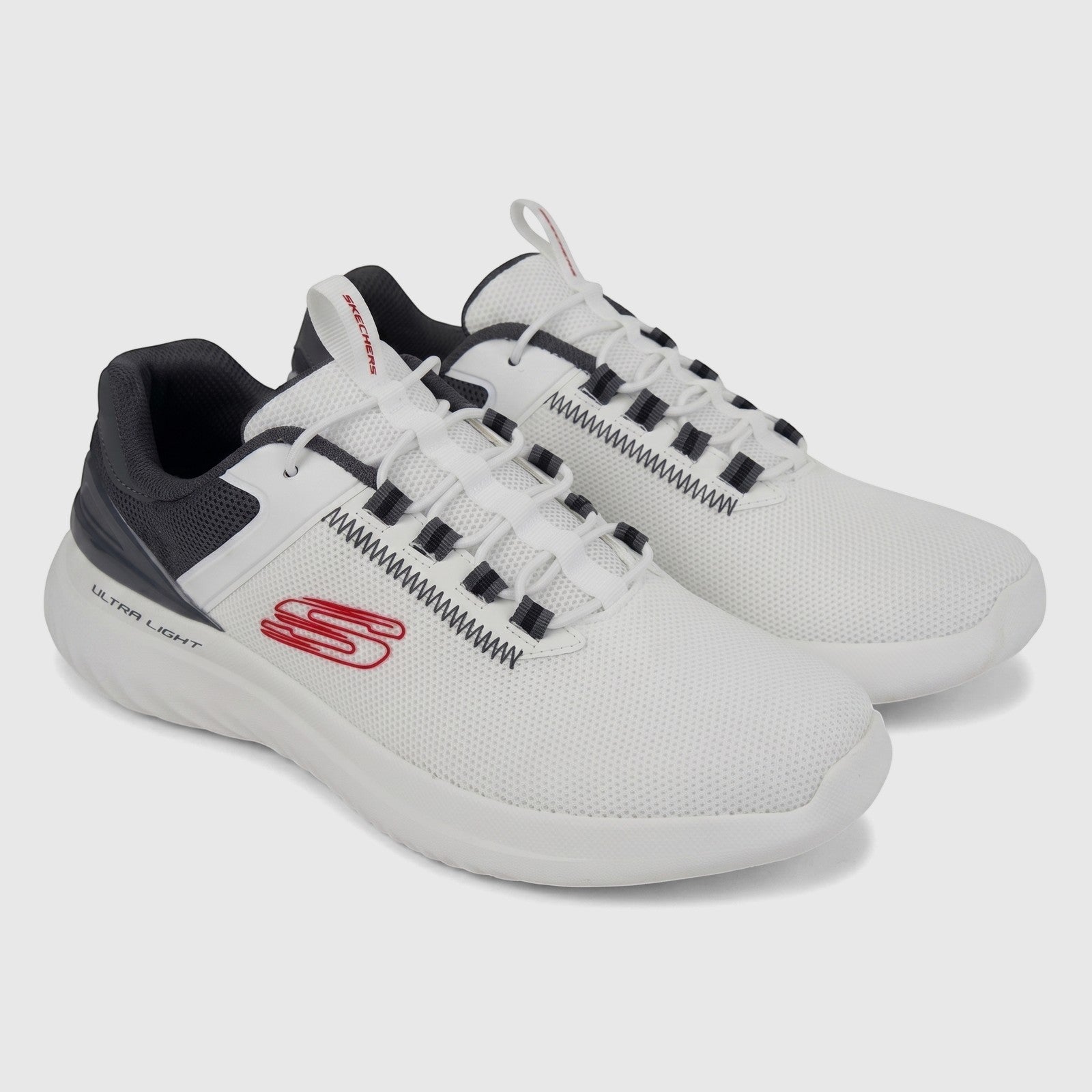 Skechers Men's Comfort Sneaker Bounder 2.0 232673 in white and charcoal with mesh upper, displayed from a front-right view.