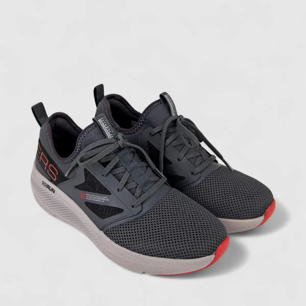 Skechers Men's Comfort Sneaker Go Run Elevate 220182 Charcoal Red SM87 Sneakers | familyshoecentre