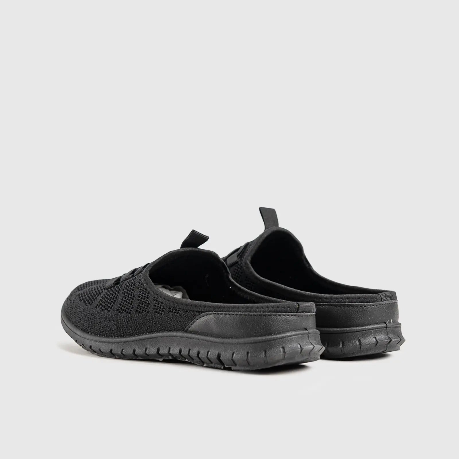 Soft Style Nansi Open Back Sneaker Black 01261 Sneakers | familyshoecentre