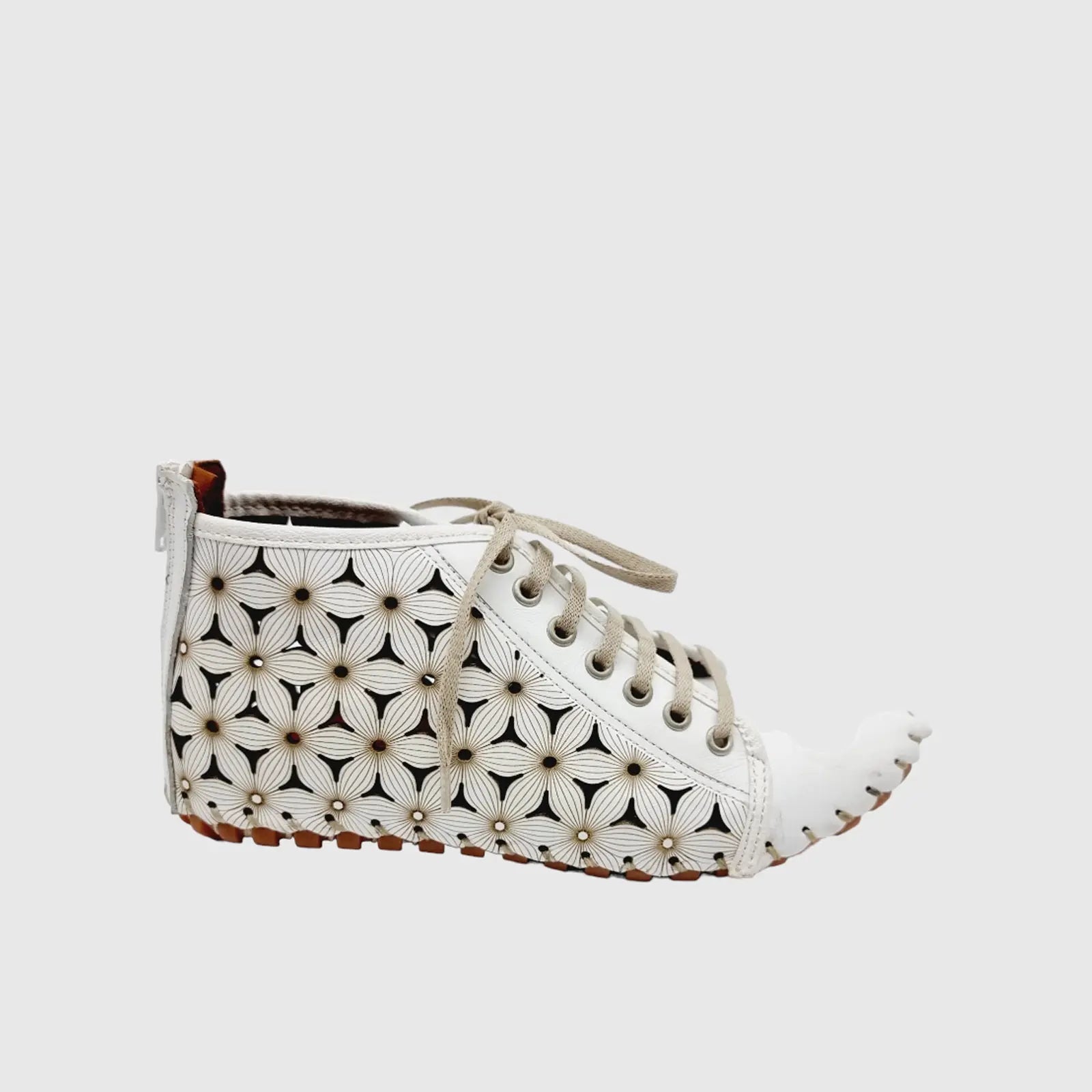 KAR 1178 WHITE Pumps | familyshoecentre